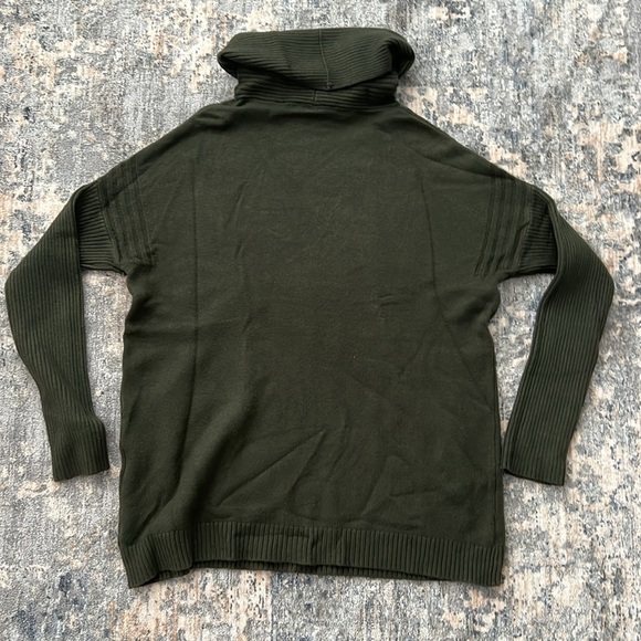 NWOT Cyrus sweater - Picture 5 of 5